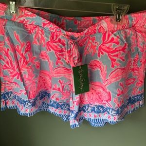 Lilly Pulitzer 5” Katia Short. Medium. New with tags.